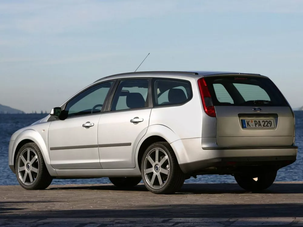 Автомобиль Ford Focus II Универсал (5 дверей)