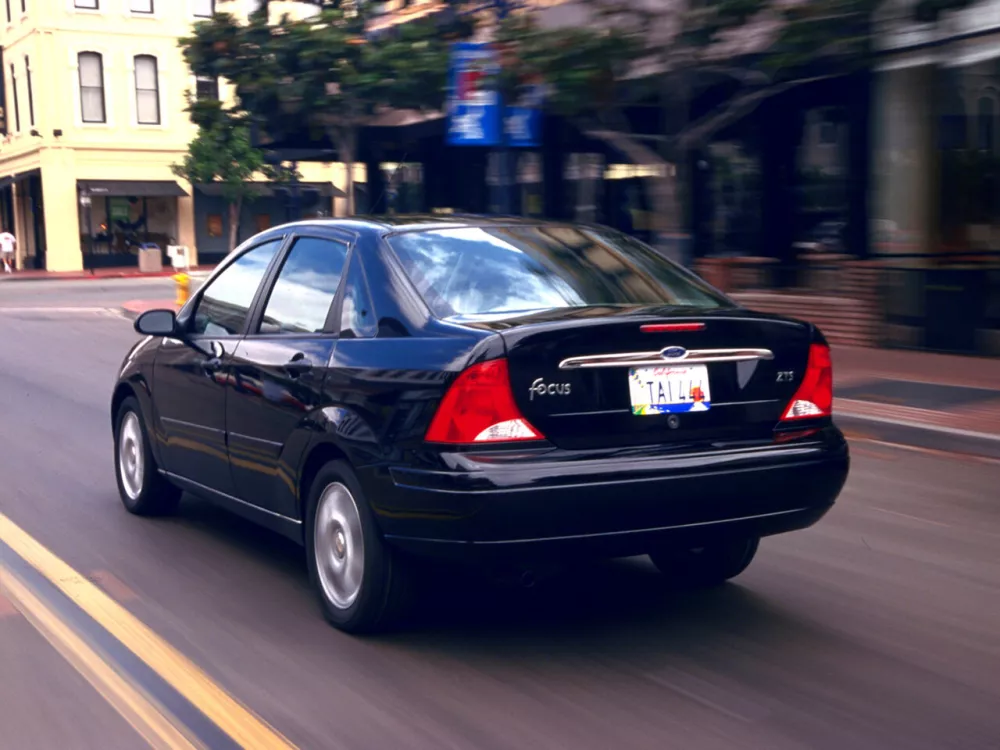 Автомобиль Ford Focus I Рестайлинг Седан