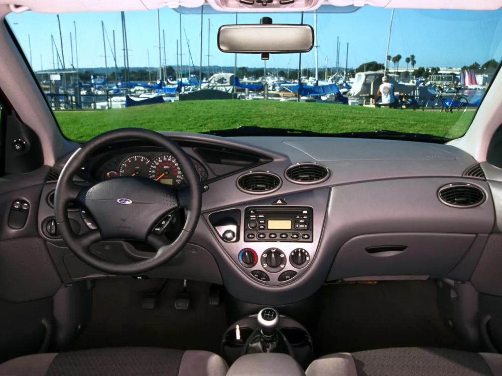 Автомобиль Ford Focus I Рестайлинг Седан