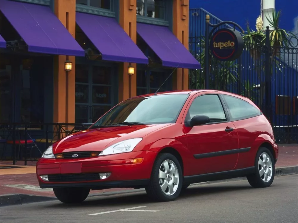 Автомобиль Ford Focus I (North America) Хэтчбек (3 двери)