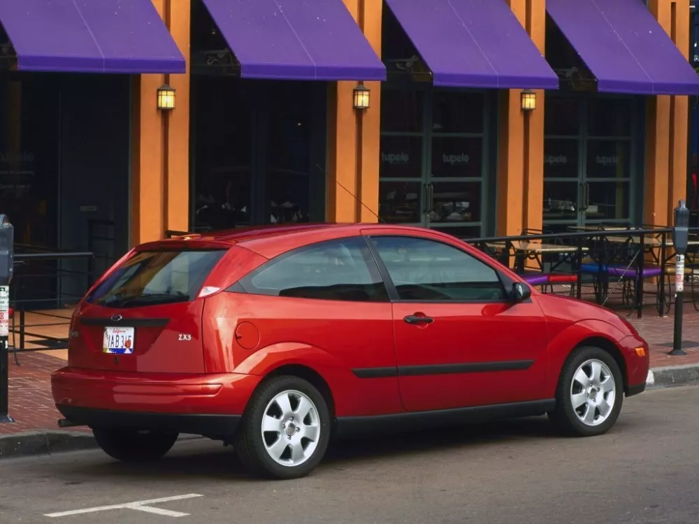 Автомобиль Ford Focus I (North America) Хэтчбек (3 двери)