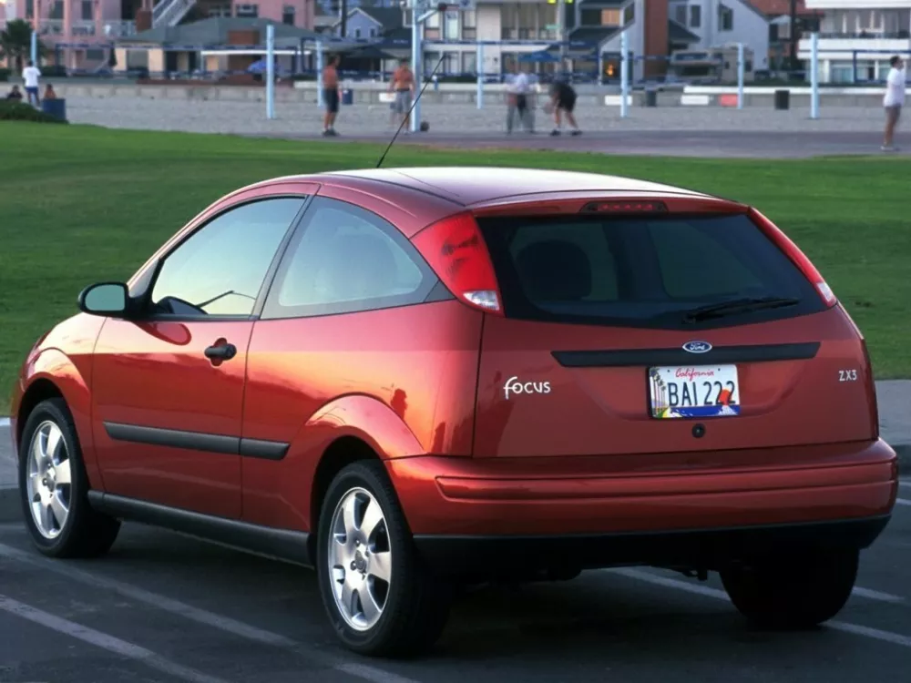 Автомобиль Ford Focus I (North America) Хэтчбек (3 двери)