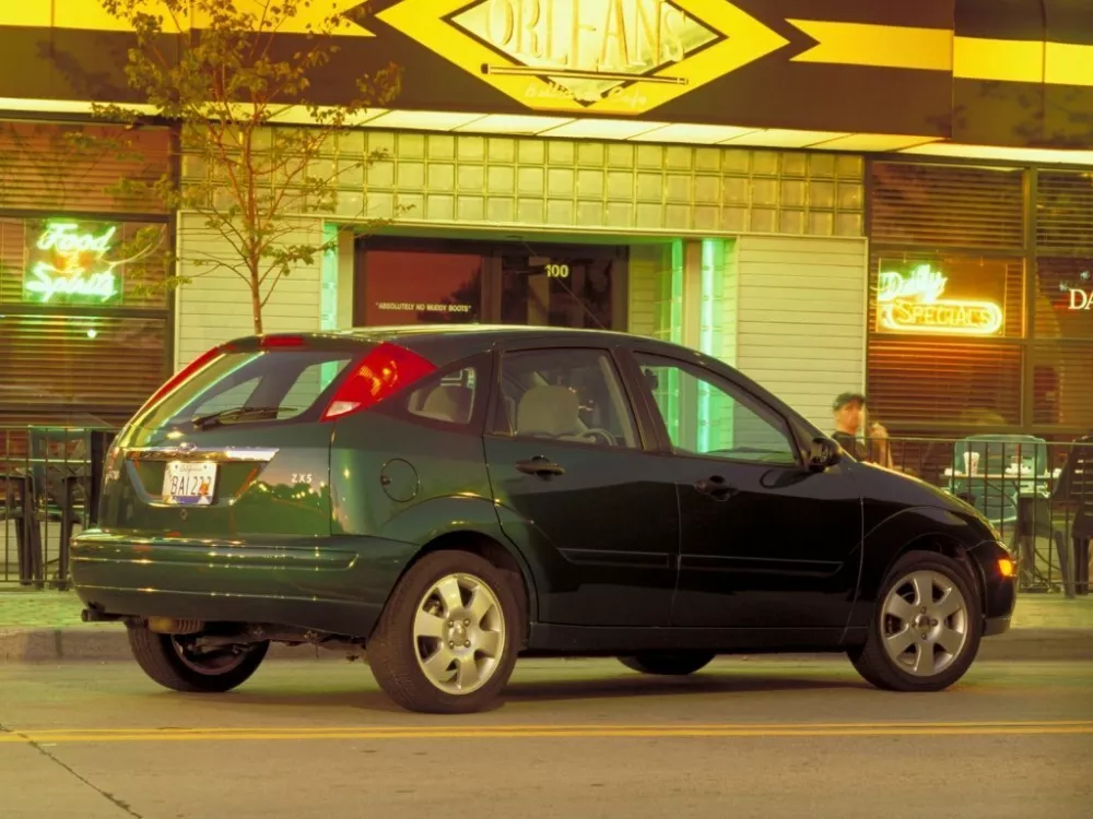Автомобиль Ford Focus I (North America) Хэтчбек (5 дверей)