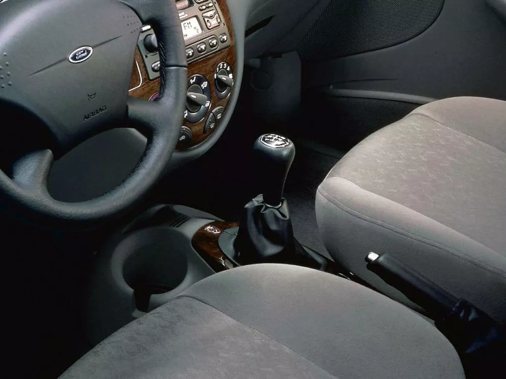 Автомобиль Ford Focus I Хэтчбек (5 дверей)
