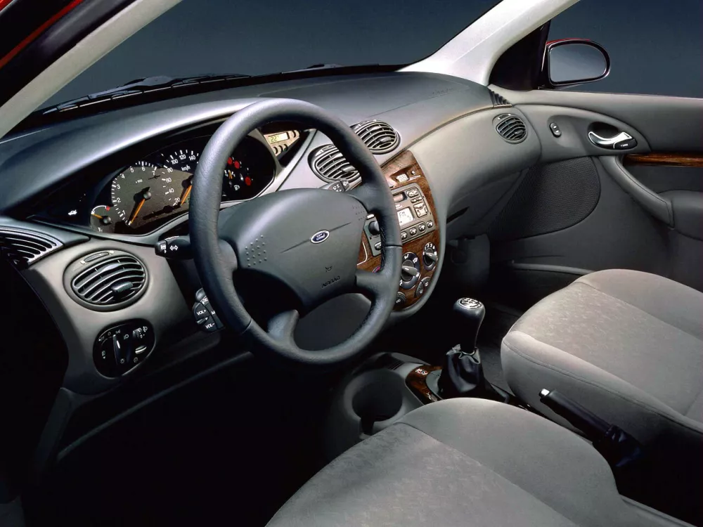 Автомобиль Ford Focus I Седан