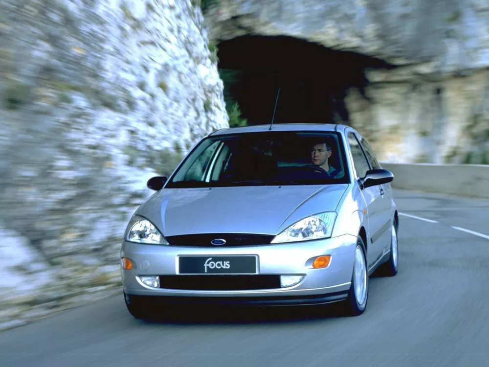 Автомобиль Ford Focus I Хэтчбек (3 двери)