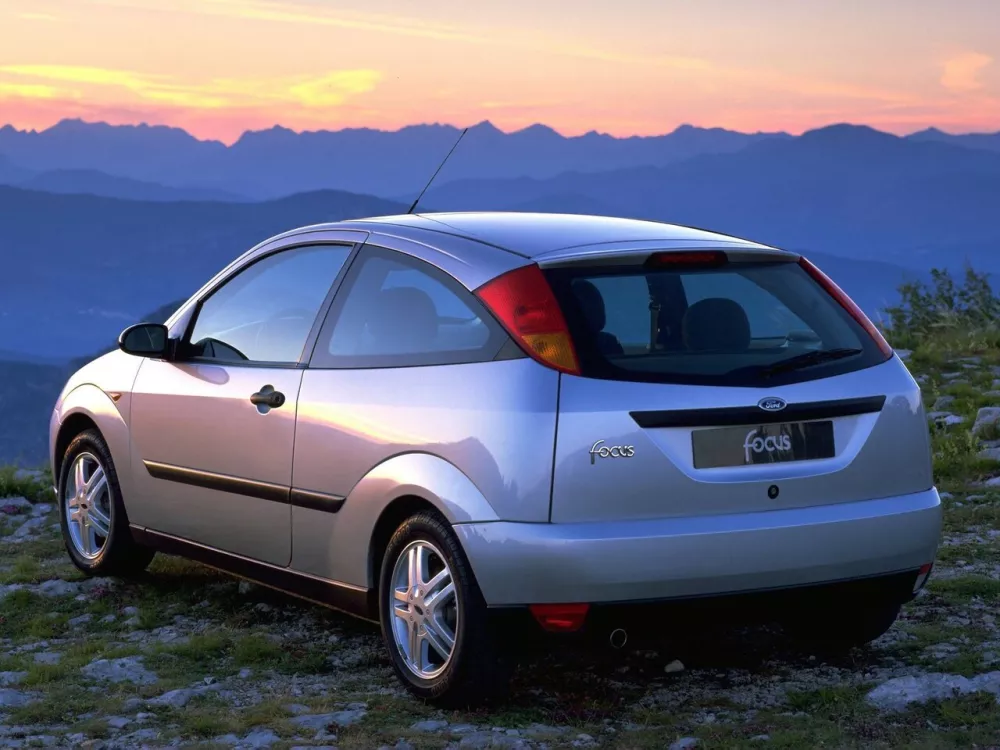 Автомобиль Ford Focus I Хэтчбек (3 двери)