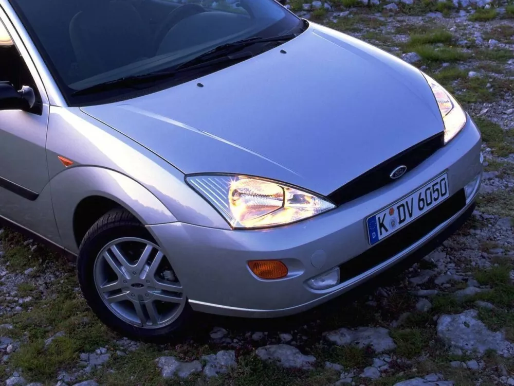 Автомобиль Ford Focus I Хэтчбек (3 двери)