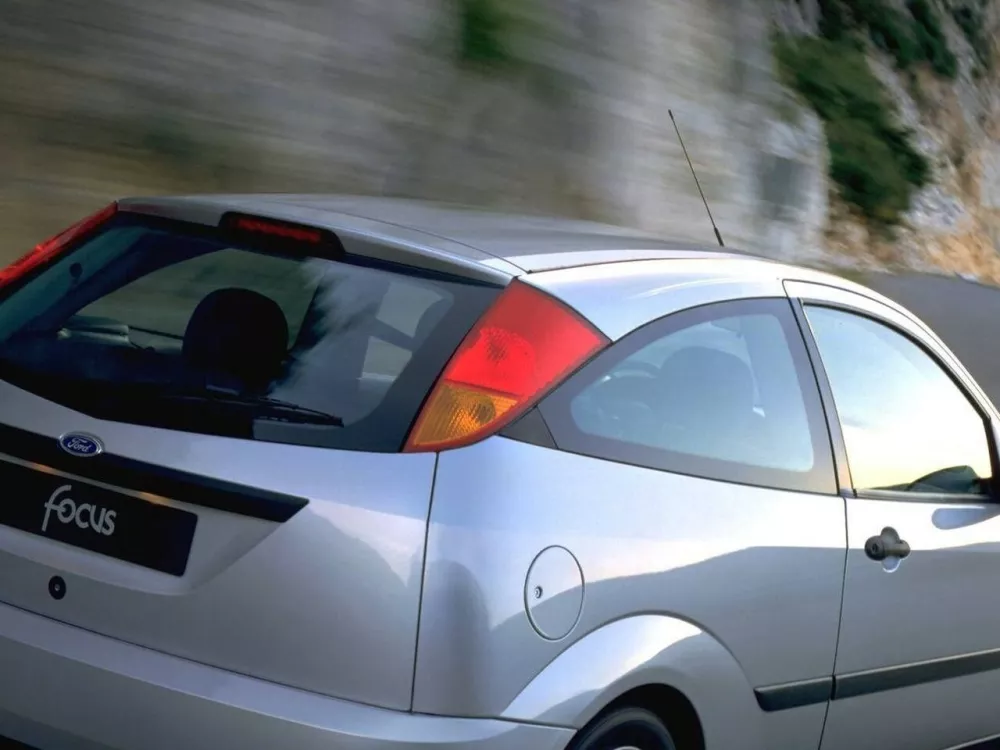 Автомобиль Ford Focus I Хэтчбек (3 двери)