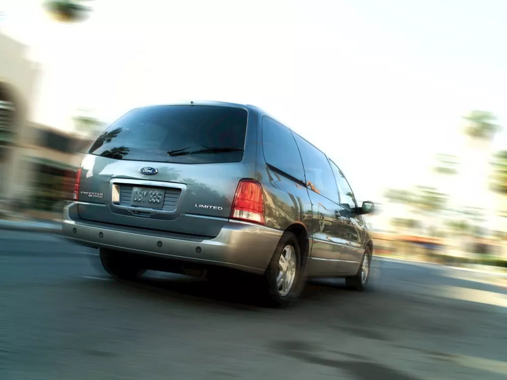 Автомобиль Ford Freestar Минивэн