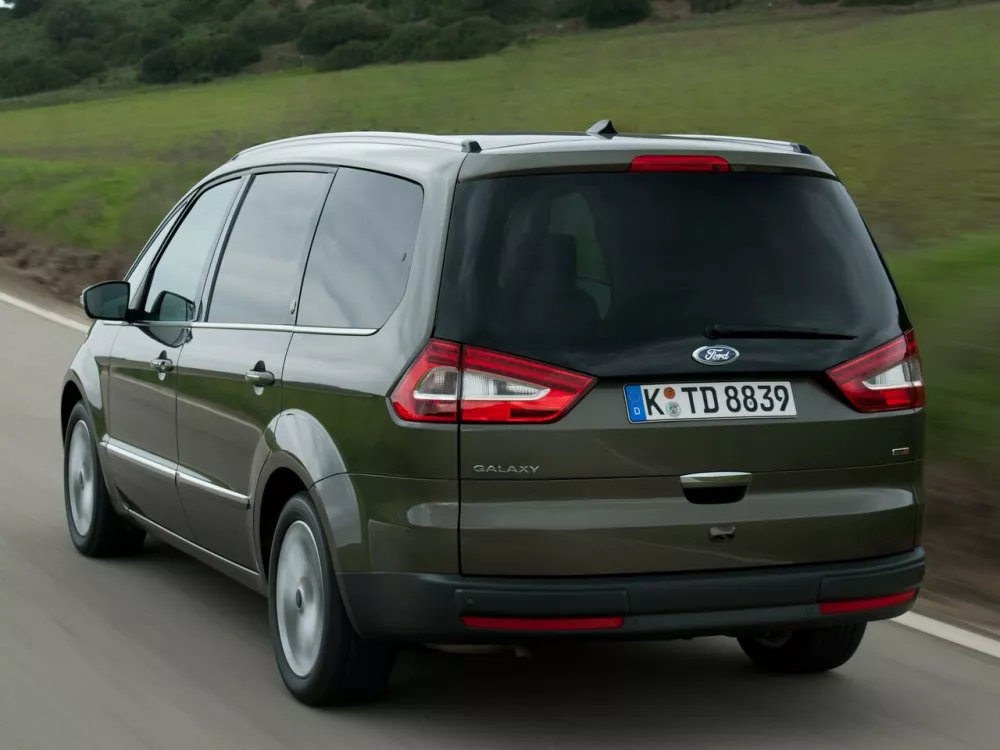 Автомобиль Ford Galaxy II Рестайлинг Минивэн