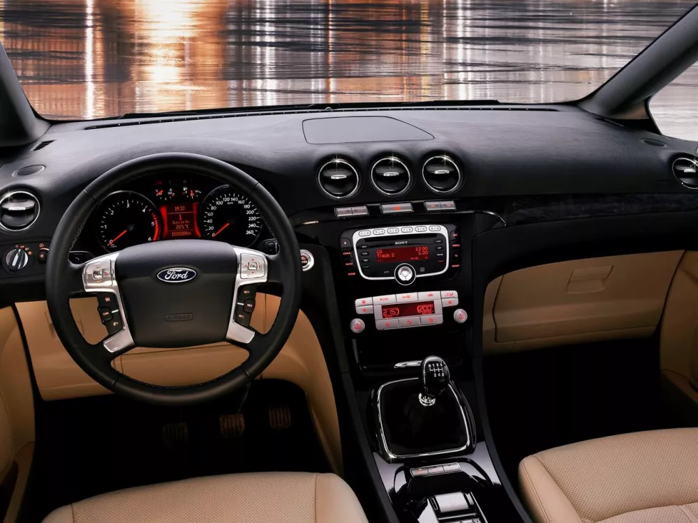Автомобиль Ford Galaxy II Рестайлинг Минивэн