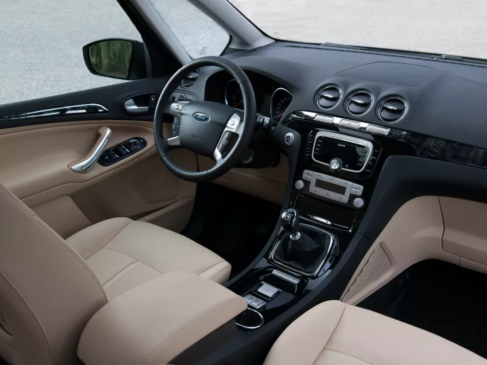 Автомобиль Ford Galaxy II Рестайлинг Минивэн