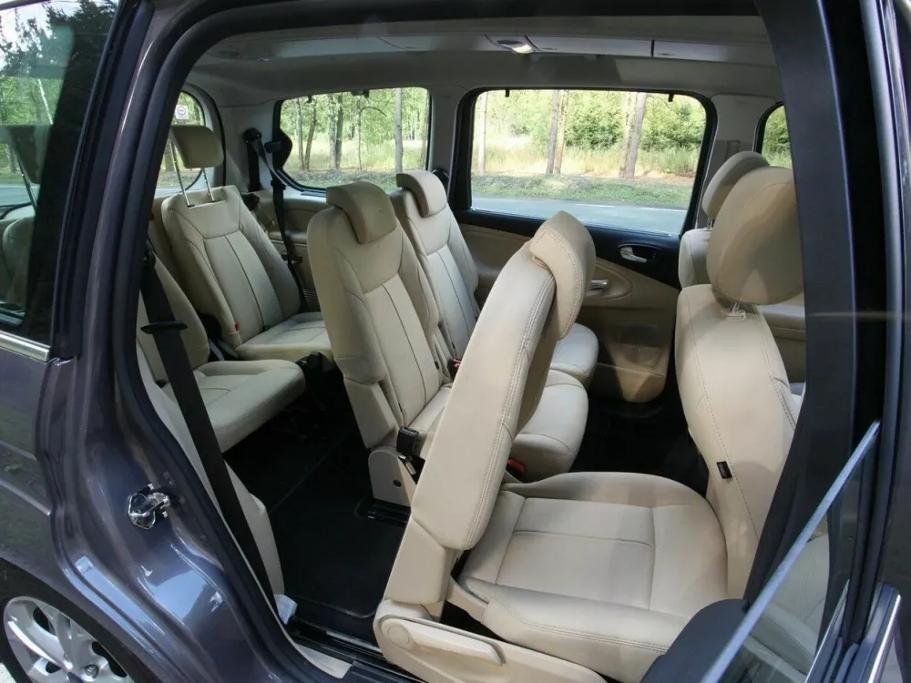 Автомобиль Ford Galaxy II Рестайлинг Минивэн