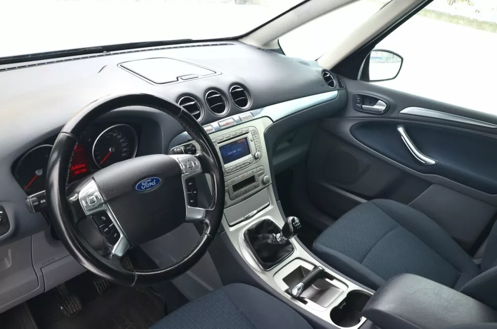 Автомобиль Ford Galaxy II Рестайлинг Минивэн