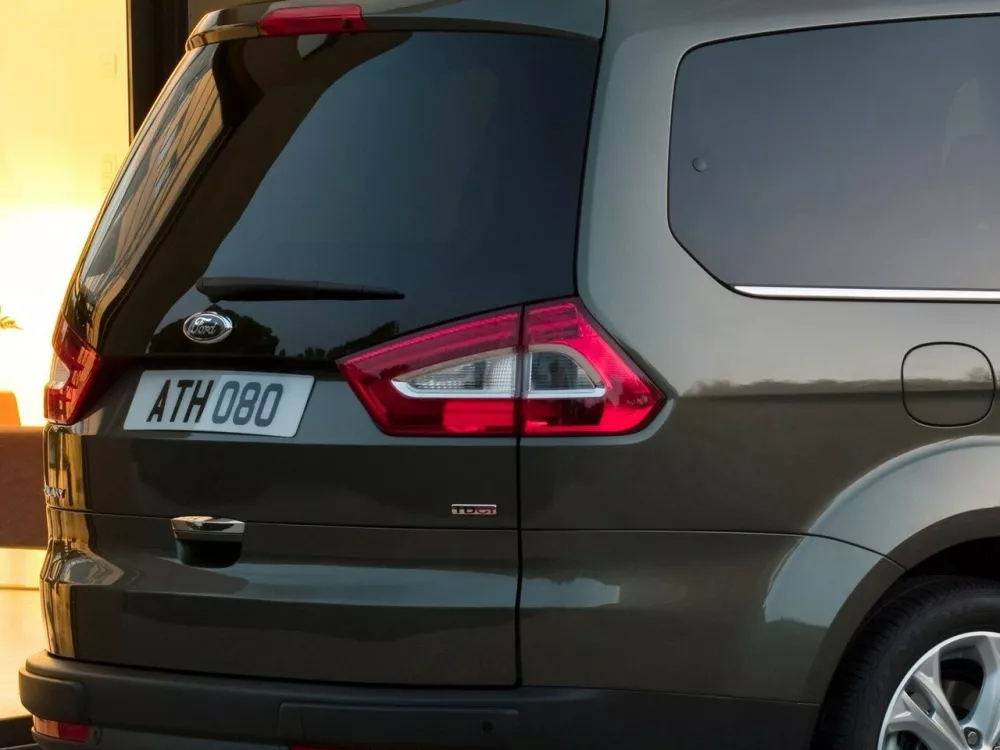 Автомобиль Ford Galaxy II Рестайлинг Минивэн