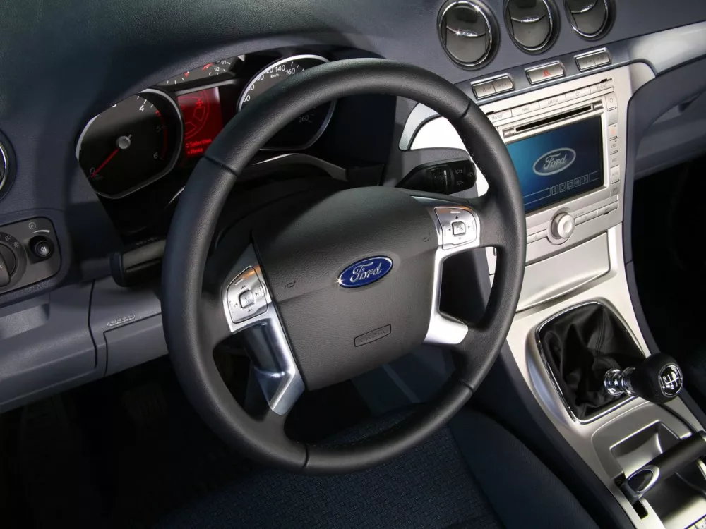 Автомобиль Ford Galaxy II Минивэн