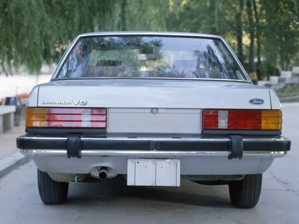 Автомобиль Ford Granada II Седан