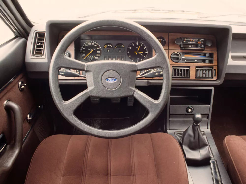 Автомобиль Ford Granada II Седан