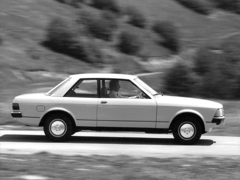 Автомобиль Ford Granada II Купе