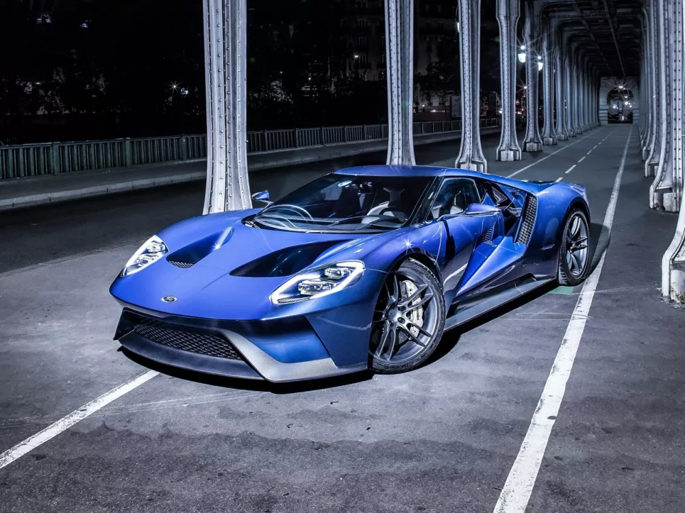 Автомобиль Ford GT II Купе