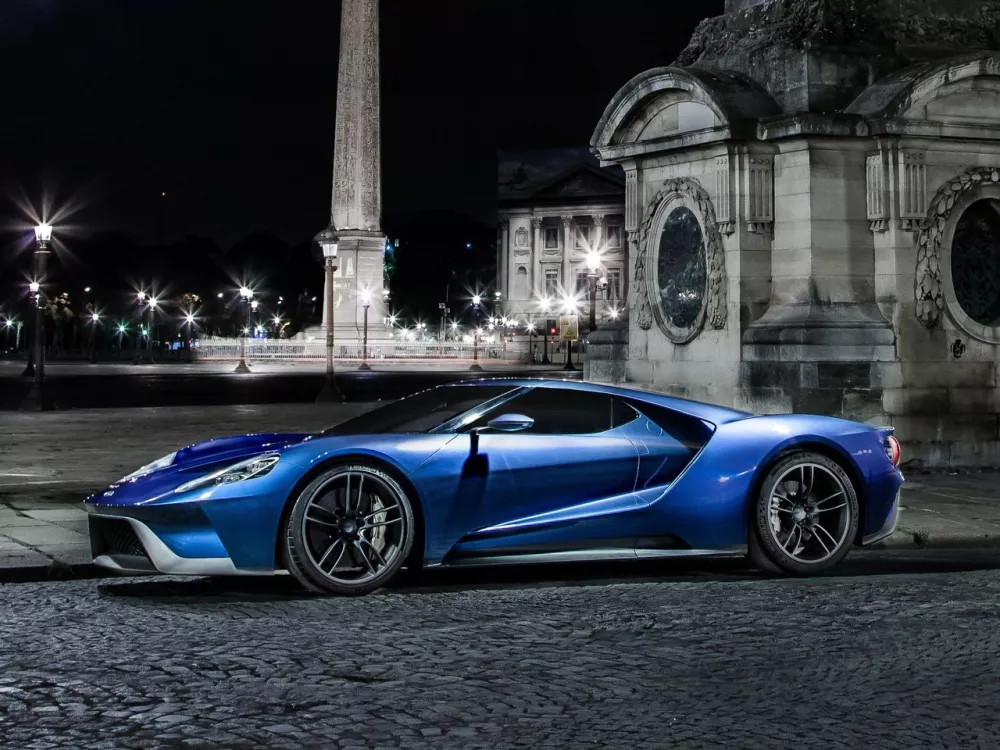 Автомобиль Ford GT II Купе