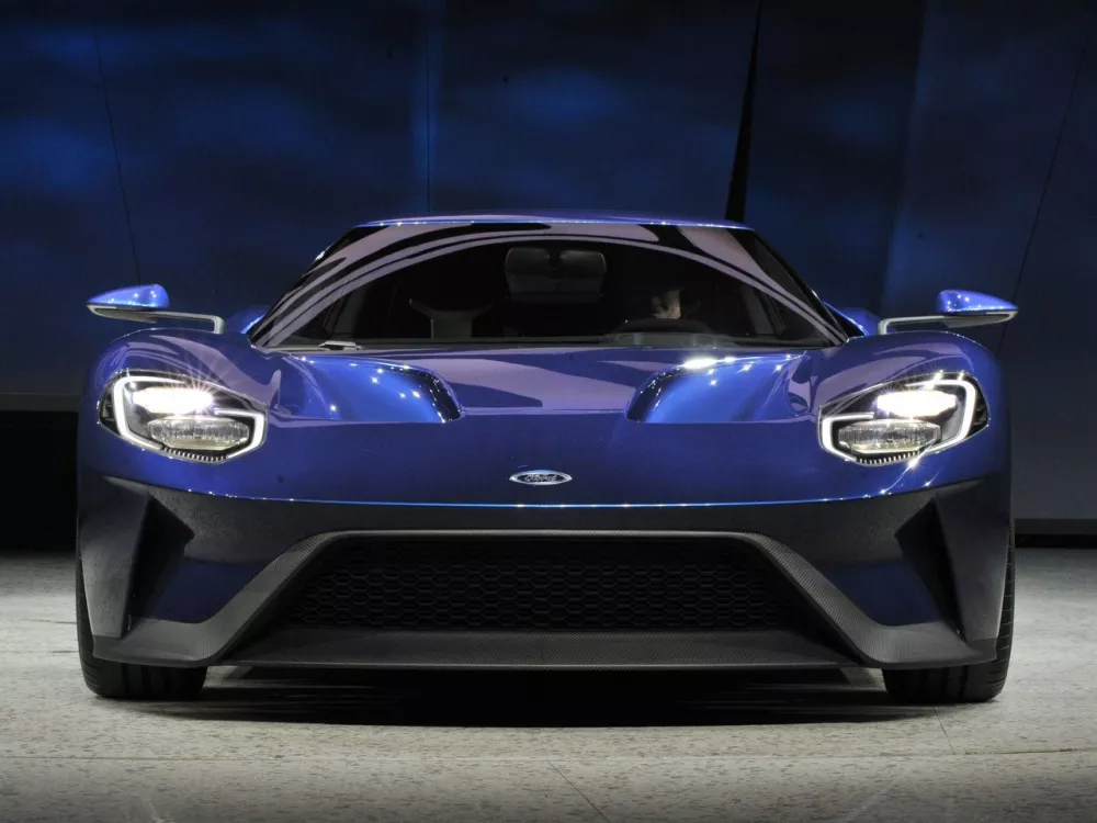 Автомобиль Ford GT II Купе