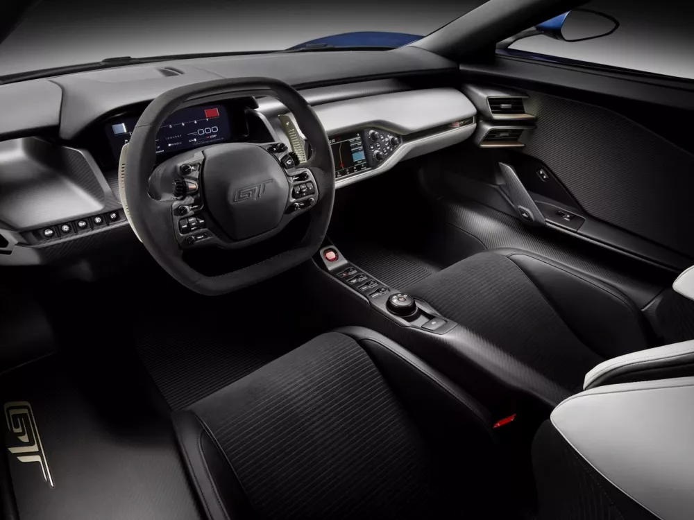Автомобиль Ford GT II Купе