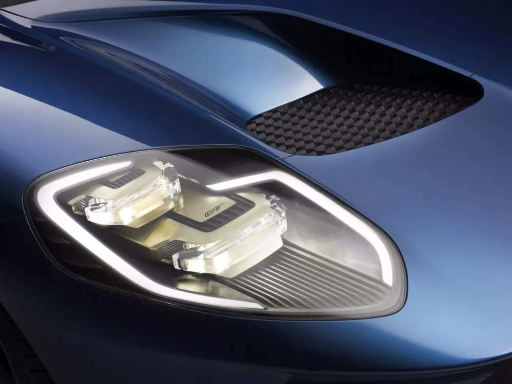 Автомобиль Ford GT II Купе