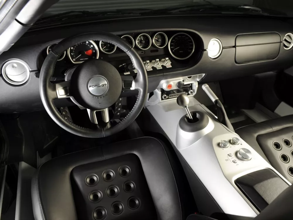 Автомобиль Ford GT I Купе