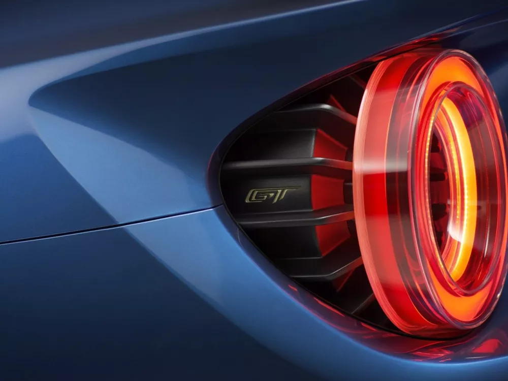 Автомобиль Ford GT II Купе