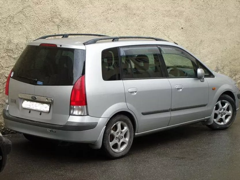 Автомобиль Ford Ixion Компактвэн