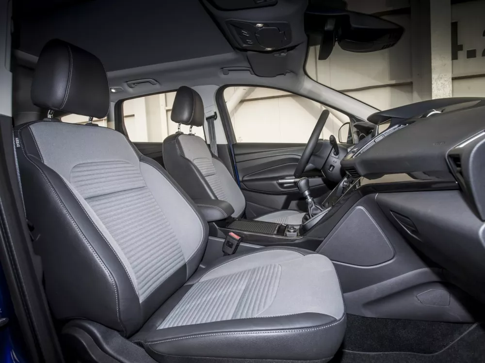 Автомобиль Ford Kuga II Рестайлинг Внедорожник (5 дверей)