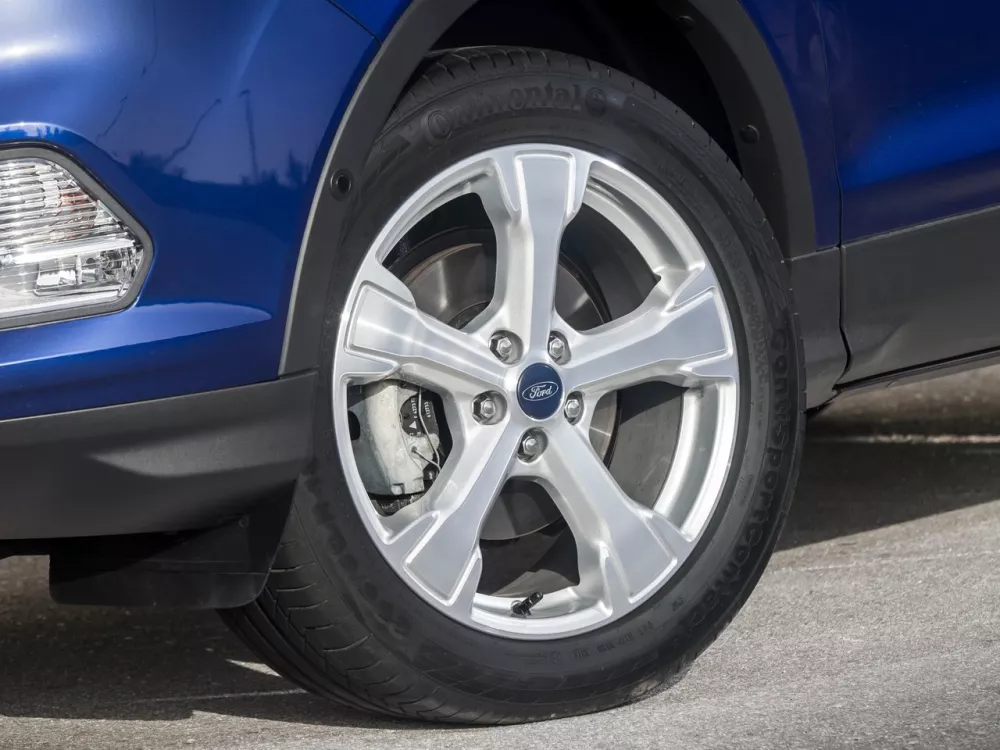 Автомобиль Ford Kuga II Рестайлинг Внедорожник (5 дверей)