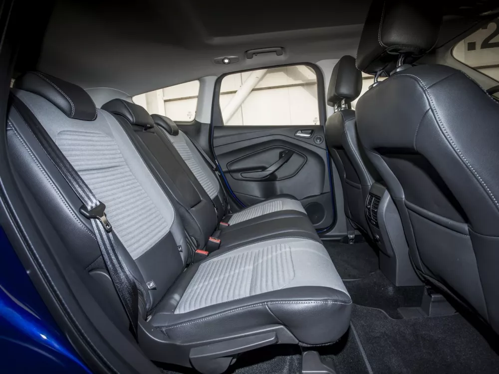 Автомобиль Ford Kuga II Рестайлинг Внедорожник (5 дверей)
