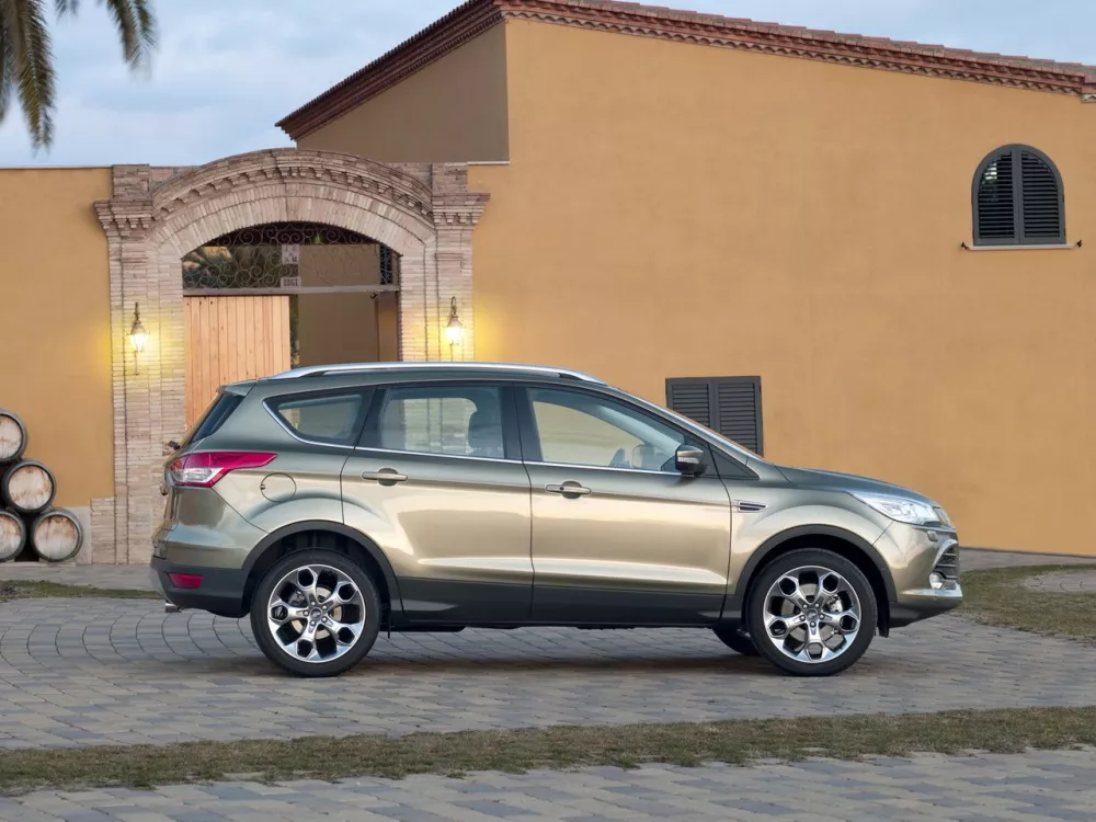 Автомобиль Ford Kuga II Внедорожник (5 дверей)