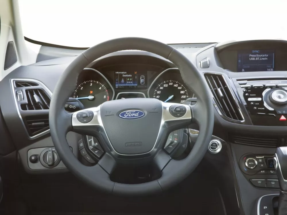 Автомобиль Ford Kuga II Внедорожник (5 дверей)