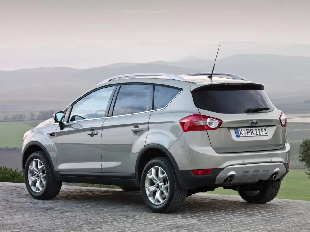 Автомобиль Ford Kuga I Внедорожник (5 дверей)