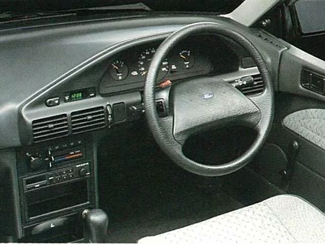 Автомобиль Ford Laser III Седан