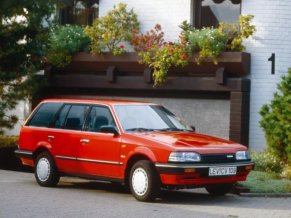 Автомобиль Ford Laser II Универсал (5 дверей)