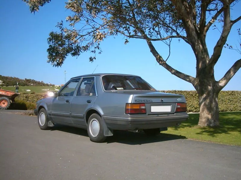 Автомобиль Ford Orion II Седан