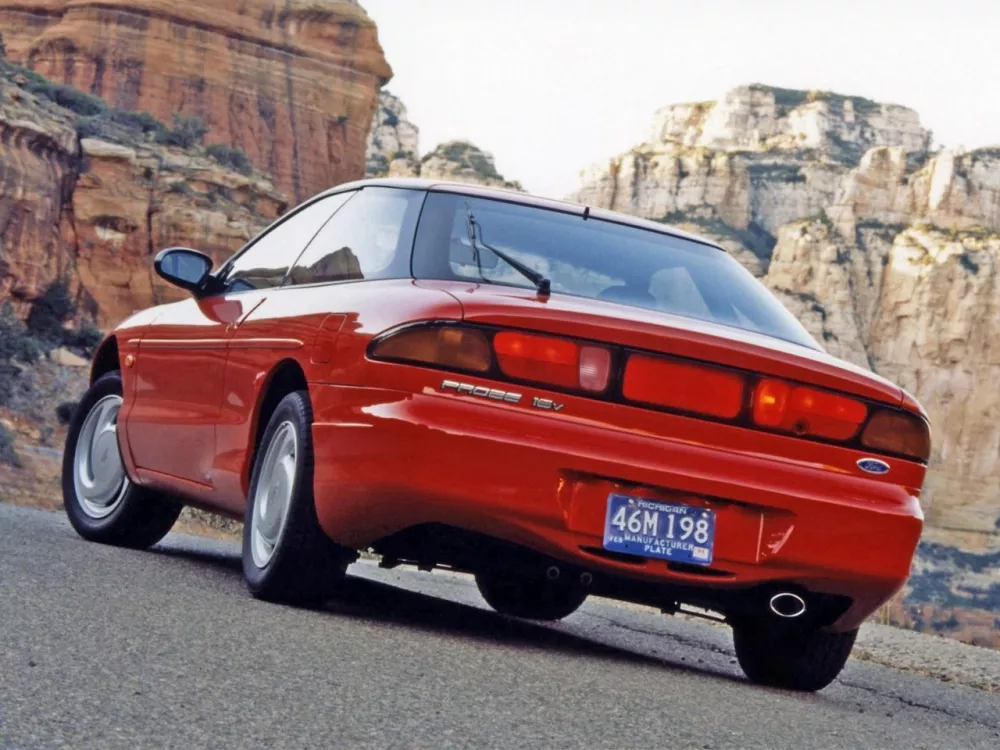 Автомобиль Ford Probe II Купе