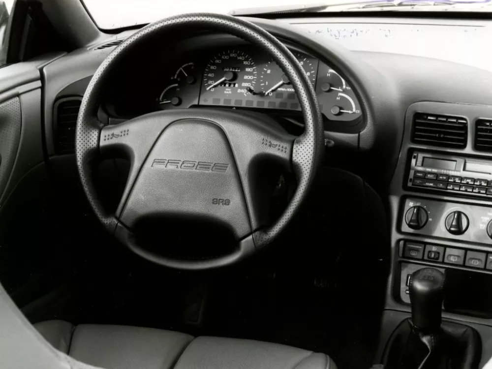 Автомобиль Ford Probe II Купе