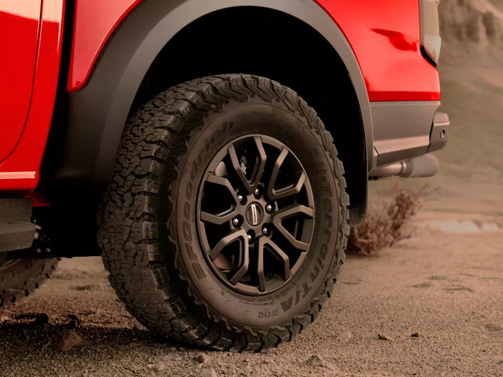 Автомобиль Ford Ranger T6.2 Пикап Двойная кабина Raptor