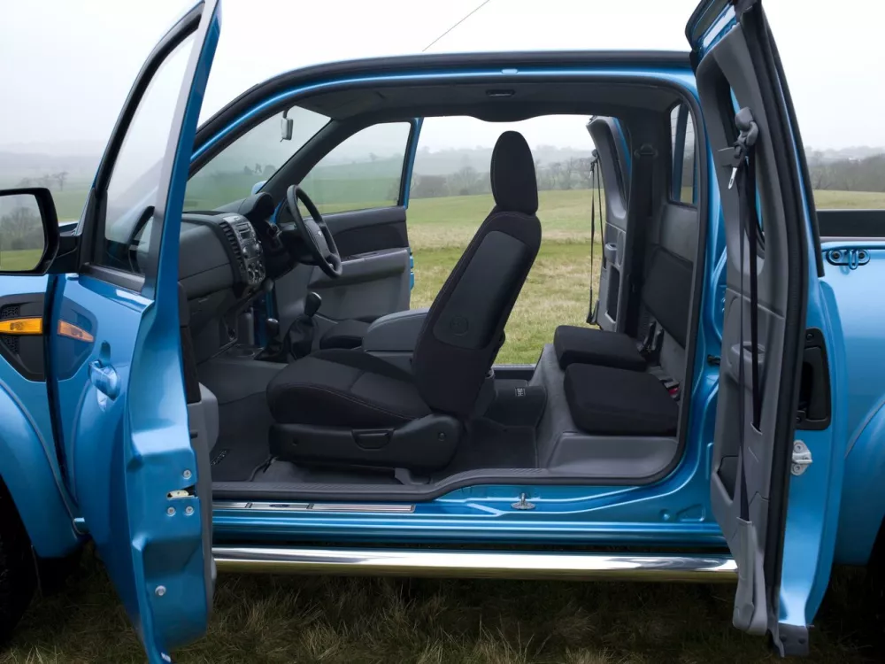 Автомобиль Ford Ranger II Рестайлинг Пикап Полуторная кабина Rap Cab
