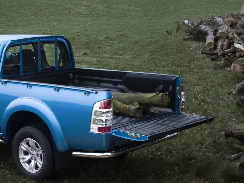 Автомобиль Ford Ranger II Рестайлинг Пикап Полуторная кабина Rap Cab