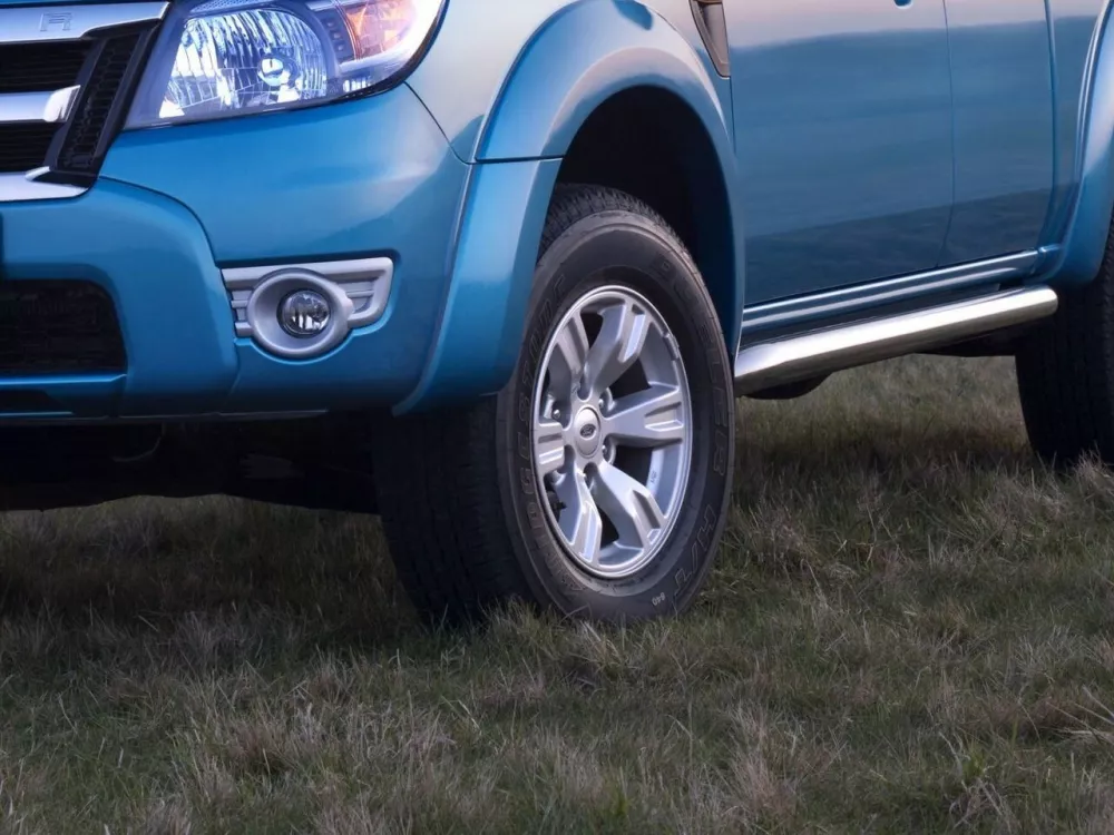 Автомобиль Ford Ranger II Рестайлинг Пикап Полуторная кабина Rap Cab