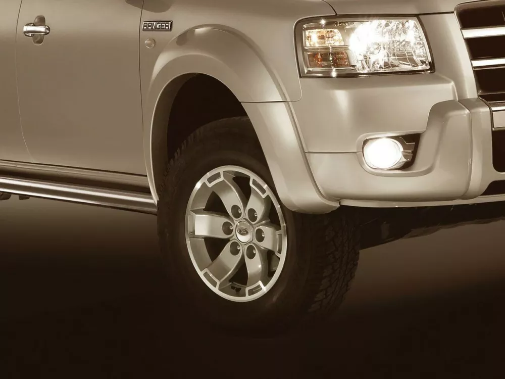 Автомобиль Ford Ranger II Пикап Двойная кабина