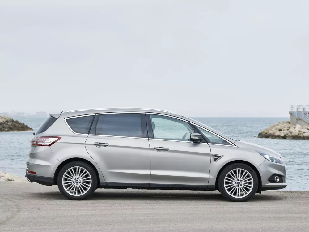 Автомобиль Ford S-MAX II Минивэн