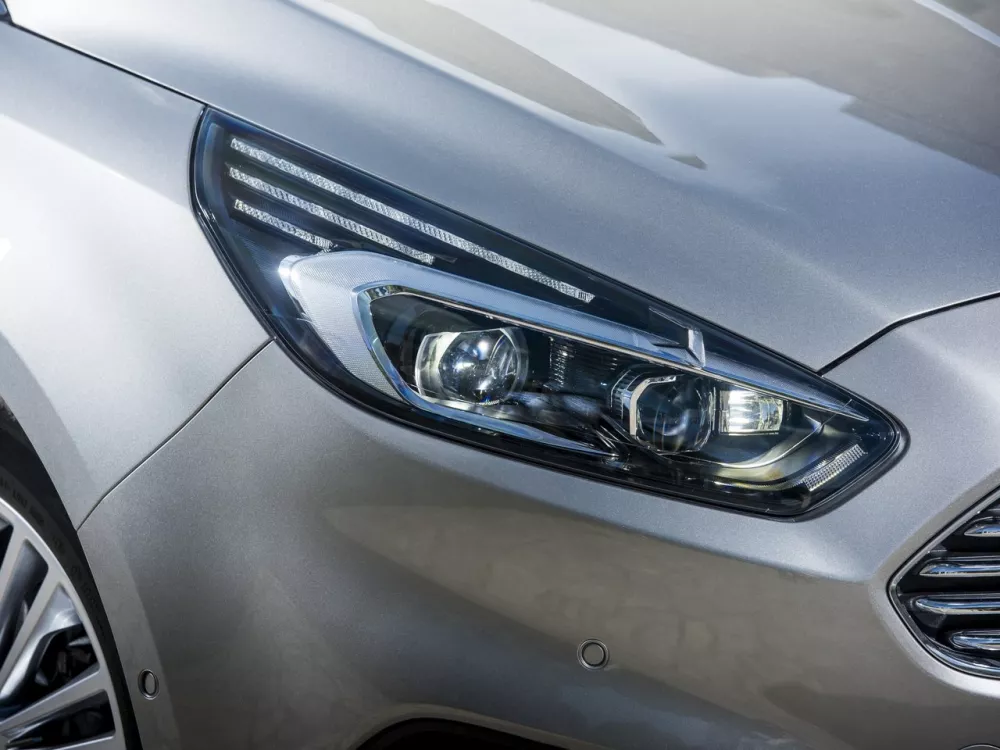 Автомобиль Ford S-MAX II Минивэн
